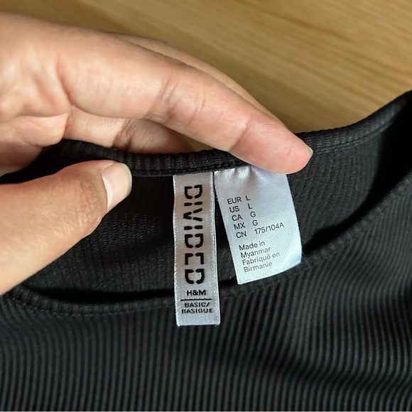H&M Divided Black Ribbed Cropped Long Sleeve Top Large - Picture 2 of 7